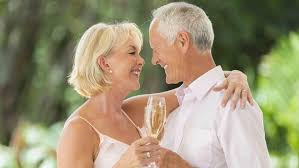 Sprüche zum hochzeitstag blumenstrauß hochzeit fotos hochzeit geschenkideen goldene hochzeit geschenke zur. Goldene Hochzeit Richtig Planen Und Feiern Daskochrezept De