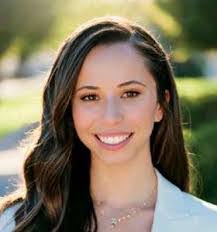 Valerie Houck's Instagram, Twitter & Facebook