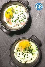 Oeufs Cocotte Au Bacon Une Delicieuse Recette Facile Pas Chere Recette En 2020 Recette Facile Oeufs Cocotte Oeuf Cocotte Bacon