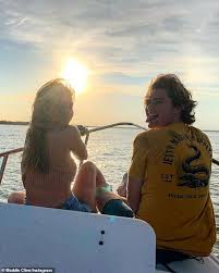 Stokes and cline sparked dating rumors starting in april 2020 since they were often making videos together on tik tok and featured each other on their social media pages. Outer Banks Madelyn Cline On Happy Real Life Romance With Co Star Chase Stokes Love Is Tight Broread Com