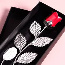 The most common valentines day gift for girlfriend material is metal. Valentine S Day Gifts For Girlfriends Gettingpersonal Co Uk