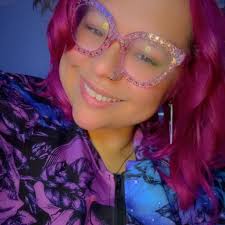 Lauren Boebert is famous for her own accomplishments. Taylor Swift is  famous because she's dating Travis Kelce. It's obvious which one is the  better role model for young women.