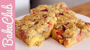 Erdbeer Rhabarber Streuselkuchen Bakeclub Youtube