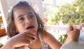 אתמול שותפים שלי ועוד נספחים שגרים בבניין, חס וחלילה לא הפרנו הנחיות, הראו  לי דבר הזייתי בשם 'תור ליאור' ביוטיוב. עכשיו הם היו באקסטזה, באינטנס אני  אומרת לכם, 12 דקות של סרטון