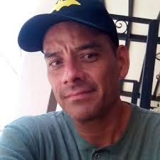 Bloquean migrantes puente Matamoros-Brownsville... Matan en Chihuahua a  Enrique Servín, poeta defensor de los tarahumaras... Y más...