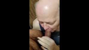 An old man sucking on a black dick » PornoReino.com