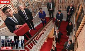 Some of the fans love to know about the physical status of their favorite celebrities. Rishi Sunak Carefully Positions Himself At Top Of No 11 Stairs For Latest Budget Photocall Daily Mail Online