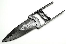 It has one of the world's largest reserves of petroleum and natural gas and employs large numbers of foreign workers in its production process. Pin On Katars