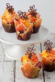 The leaves start turning, the weather cools down, kids are back in school, and we get to enjoy the delicious flavors of the season. 31 Best Fall Cupcake Ideas Recipes For Easy Fall Cupcakes