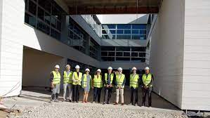 Maybe you would like to learn more about one of these? La Facultad De Farmacia De Albacete Estrenara Fachada Ventilada De Piedra Natural Focus Piedra Noticias Sobre Piedra Natural