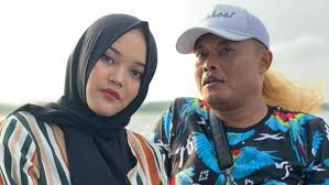 Istri komedian sule ini pun kerap membagikan perkembangan kandungan serta pengalaman hamilnya melalui unggahan di instagram maupun vlog youtube. Berita Nathalie Holscher Hari Ini Kabar Terbaru Terkini Liputan6 Com