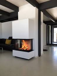 Panoramakamin Mit Lagerfeuerromantik Die Scheiben Konnen Zum Reinigen Aufgeklappt Werden Moderner Heizkamin Heizkamin Moderne Kamin Modern Kamin Wohnzimmer Und Heizkamin