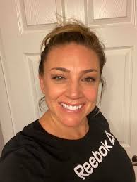 What Halloween makeup is long-lasting and sweat-proof for a half marathon?