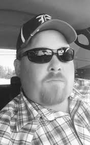 2 hurt in Memorial Day weekend boat fire