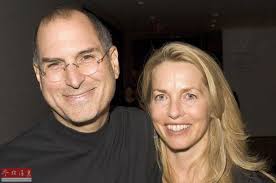 网友拍卖乔布斯高中纪念册长发似摇滚乐手(图)_手机新浪网