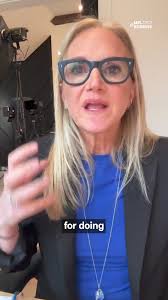 Make It Happen with Mel Robbins: A Free 2-Part Training