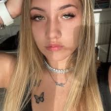 Lisa Garbarino's Instagram, Twitter & Facebook