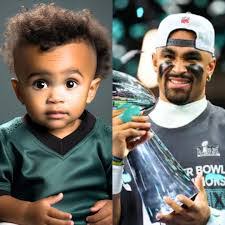 Gloria Linton's Instagram, Twitter & Facebook