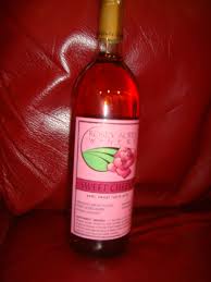 Sweet Cheeks Semi Sweet Table Wine By Rosey Acres Winery In Runnells Ia Wine Bottle Rose Wine Bottle Distillery