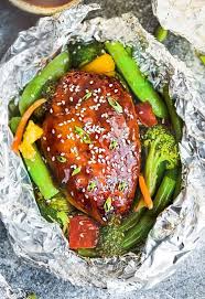 They are so easy to put together and even easier to clean up! 13 Chicken Dinners Made In A Foil Packet That Are Impossible To Mess