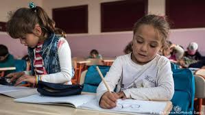 Türkiye yayıncılar birliği rakamlarına göre ülkemizde her yıl ortalama 10 bin çocuk kitabı yayımlanıyor. Turkiye Deki Cocuk Siginmacilar Egitim Alabiliyor Mu Turkiye Dw 09 09 2019