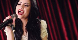 This siren exercise video is the third voice instructional video guide in the middle voice series on how to sing higher. The 8 Voice Types Explained With Examples