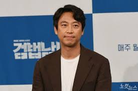 경애하는 최고령도자 김정은동지께서 력학부 연구사 후보원사 교수 박사 송성관선생에게 은정어린 생일상을 보내주시였다. ë°°ìš° ì˜¤ë§Œì„ ëª¨êµ í•œì˜ˆì¢… êµìˆ˜ ëë‹¤ ë„¤ì´íŠ¸ ë‰´ìŠ¤