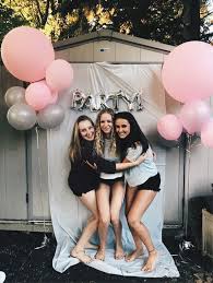 Instagram 17th Birthday Sweet 16 Birthday Photoshoot With Friends Best Friends Instagram Jennarkray Sweet 16 Birthday Party Sweet 16 Pool Parties Birthday Party For Teens