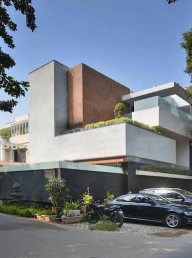 Virat Kohli transfers ₹80 crore Gurugram bungalow management to brother  Vikas via GPA! The luxurious property boasts a pool, spa, and yoga deck.  Vikas now handles legal matters as Virat focuses on