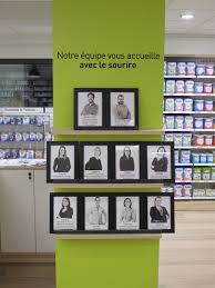 Hello Pharmacie De Bourg En Bresse 01 Pharmacie Agencement Pharmacie Pharmacie Design