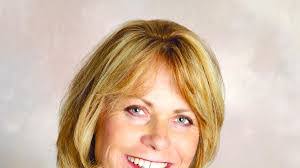 Holly Finlay's Instagram, Twitter & Facebook