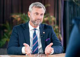 Norbert hofer was born on march 2, 1971 in vorau, styria, austria as norbert gerwald hofer. Koran Gefahrlicher Als Corona Wiener Staatsanwaltschaft Ermittelt Gegen Fpo Chef Hofer