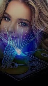 Kelsie Warren's Instagram, Twitter & Facebook