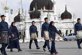 Kematian tragik tan sri yahya ahmad pengerusi drb hicom pada tahun 1997. Carian Mengenai Topik Tan Sri Syed Danial Syed Ahmad Astro Awani