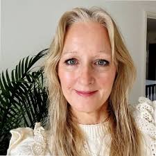 We are excited to announce Amy Grillo as the winner of our Glam Leader's  $1000 Covid Relief grant!