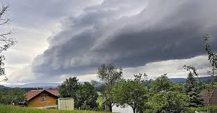 Die gewitterfront mit bis zu hühnereigroßen hagelkörnern habe eine fläche von 40.000 hektar acker. Das Kann Heftig Werden Unwetter Erreichen Das I Unwetterwarnung Osterreich Shotoe
