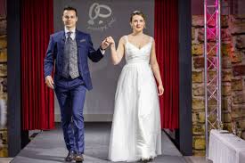 Bei brautkleid verkaufen haben sie 10x mehr chancen für ihr gebrauchte brautkleid zu verkaufen, und sie werden es verkaufen 30x schneller! Impressionen Brautmodenschau 2020 Murk Das Bekleidungshaus Fur Die Ganze Familie