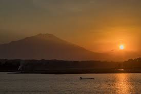 Bak jamur di musim hujan, ada aja wisata baru di kota susu. Waduk Cengklik Tempat Menanti Keindahan Sunset Terbaik Di Boyolali Halaman All Kompas Com