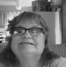 Sally Girard's Instagram, Twitter & Facebook