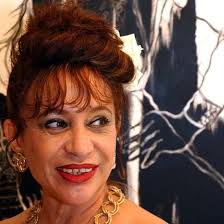 🪶 Zaida no es una mujer más en nuestro mundo, es una mujer pájaro etérea e  icónica. Ella despierta cada día con un trazo de luz en sus pupilas, un  trazo cromático