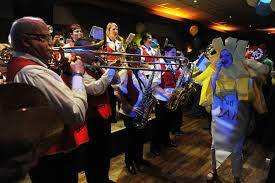 Cv de meikevers breda notenkrakers zomerfestival 16e zevenbergen 25 juni 2017. Carnaval Kriebelt Al Op Kapellenfestival Stik Leutig Foto Bndestem Nl