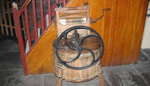 Alat gergaji kayu listrik dari dinamo mesin cucimf sebelumnya klu vidio kurang kumplit/jelas krna waktu bikin ini lupa gk dividio,kali ini saya bikin tutoria. Sejarah Mesin Cuci Berawal Dari Penggilas Kayu Pricebook