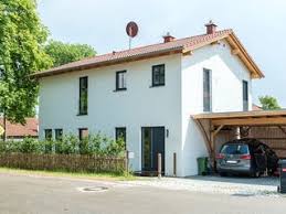 Wolfhaus niederbayern soll informationen rund ums thema fertighausbau mit der firma wolf system gmbh geben, mit uns als direkten ansprechpartnern. Einfamilienhaus Bungalow Osterhofen Von Wolf System Fertighaus De