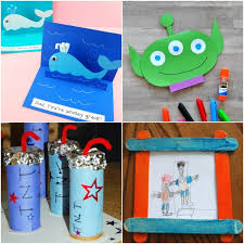 By cutting a hole in the top of the card sleeve and angling a phone inside, the music coming out of tiny digital speaker is directed and amplified through the cardboard. Father S Day Crafts For Kids Easy To Make Card Ideas And Gifts For Dad I Heart Crafty Things
