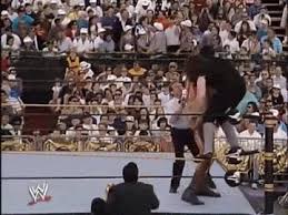 Von anfang an dreht sich in dieser folge alles ums schwingen, ob in 10 metern höhe, am seil oder am bagger. Wrestlemania Ix Undertaker Vs Giant Gonzales Animated Gif