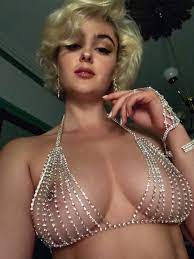 Stefania ferrario was born in stefania ferrario has done showing work for gok wan. Stefania Ferrario On Twitter It S 1 24am And I M Draped In Costume Jewellery