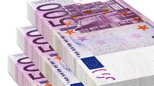 Es eignet sich für typische, alltägliche aufgaben. 500 Euro Scheine Stapel 500 Euro Scheine Auf Tisch Infos Fur Sammler Zum Sammeln Eines Fehlt Nur All In Den Medienberichten Zu Gefundenen Eka Baswara