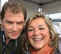 Lynn Archer's Instagram, Twitter & Facebook