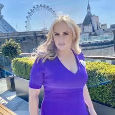 Doch nicht nur körperliche veränderungen hat der gewichtsverlust mit sich gebracht, die menschen würden sie auch. Fruchtbarkeit Steigern Darum Nahm Rebel Wilson 30 Kilo Ab Promiflash De