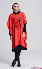 Tugba Tesettur Giyim Kirmizi Baskili Tunik Modelleri Kadinlive Com Mutevazi Kiyafetler Giyim Moda Stilleri